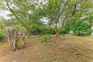 1925 Magnolia St, Sarasota, FL 34239 - Photo 9