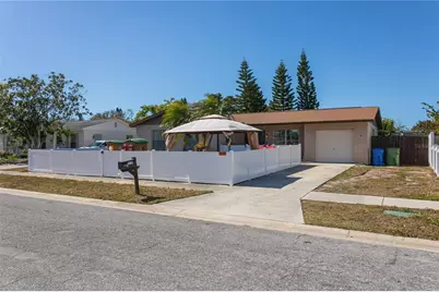 2710 38th Street W, Bradenton, FL 34205 - Photo 1