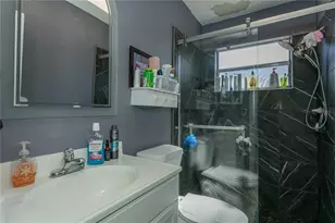 2710 38th St W, Bradenton, FL 34205 - Photo 11