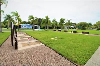 5803 Danbury Lane, Sarasota, FL 34233 - Photo 15