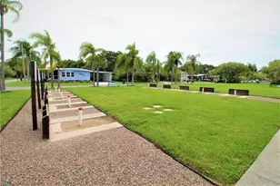 5803 Danbury Ln, Sarasota, FL 34233 - Photo 15