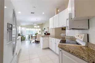 8876 Estepona Ct, Sarasota, FL 34238 - Photo 5