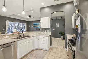 8348 47th St Cir E, Palmetto, FL 34221 - Photo 13