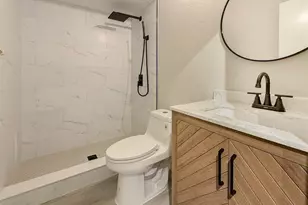 4958 Village Gardens Dr, Sarasota, FL 34234 - Photo 7