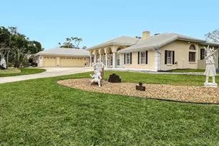 7421 Weeping Willow Blvd, Sarasota, FL 34241 - Photo 3