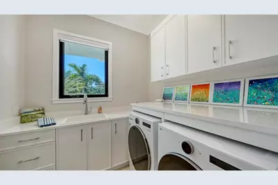 575 S Spoonbill Drive, Sarasota, FL 34236 - Photo 35