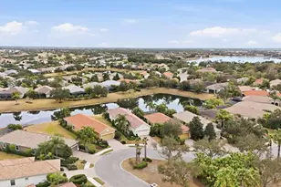 7123 Westhill Ct, Lakewood Ranch, FL 34202 - Photo 3