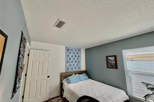 917 Winter Garden Dr, Sarasota, FL 34243 - Photo 23