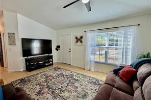 917 Winter Garden Dr, Sarasota, FL 34243 - Photo 5