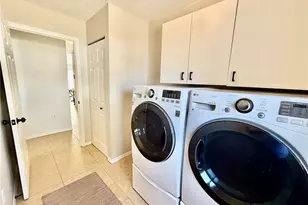 917 Winter Garden Dr, Sarasota, FL 34243 - Photo 33