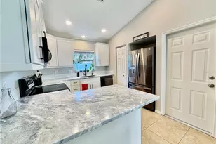 917 Winter Garden Dr, Sarasota, FL 34243 - Photo 11