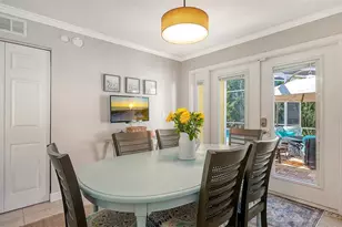 454 Palmetto Ct, Venice, FL 34285 - Photo 9