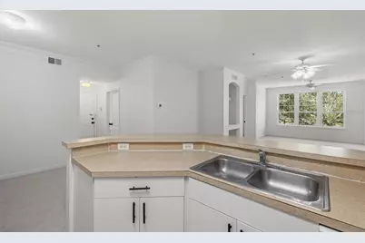 4170 Central Sarasota Parkway #425, Sarasota, FL 34238 - Photo 11