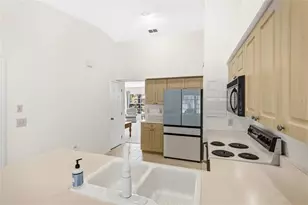 3949 37th St Ct W, Bradenton, FL 34205 - Photo 11