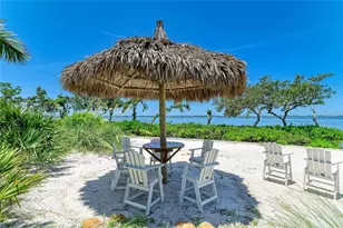 289 Sapphire Lake Dr, Bradenton, FL 34209 - Photo 69