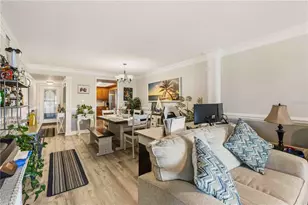 3983 Lake Bayshore Dr, Bradenton, FL 34205 - Photo 9