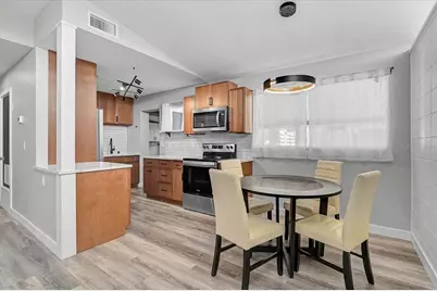 3133 Lake Ridge Drive, Sarasota, FL 34237 - Photo 9