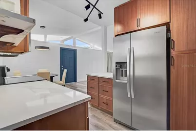 3133 Lake Ridge Drive, Sarasota, FL 34237 - Photo 11