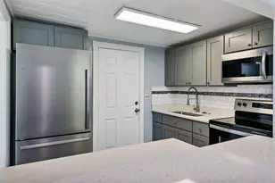 905 Myrtle Ave, Venice, FL 34285 - Photo 7