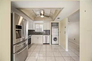 60 Strathmore Blvd, Sarasota, FL 34233 - Photo 9