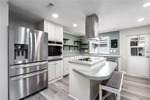 8509 Monarch Pl, Palmetto, FL 34221 - Photo 3