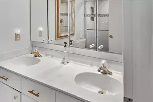 1355 S Portofino Dr, Sarasota, FL 34242 - Photo 33