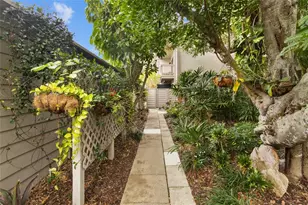 1633 Boathouse Cir, Sarasota, FL 34231 - Photo 3