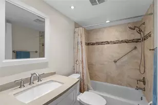 1633 Boathouse Cir, Sarasota, FL 34231 - Photo 19