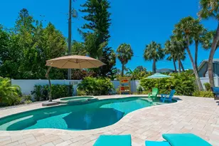 305 57th St, Holmes Beach, FL 34217 - Photo 15