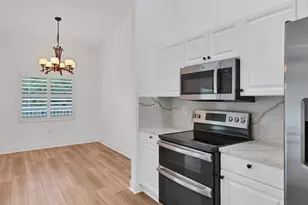 7269 Fountain Palm Cir, Bradenton, FL 34203 - Photo 11