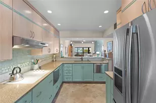 1515 Pelican Point Dr, Sarasota, FL 34231 - Photo 7