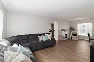 7327 Lumber Port Dr, Ruskin, FL 33573 - Photo 5