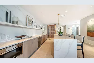 223 Golden Gate Point #302, Sarasota, FL 34236 - Photo 21