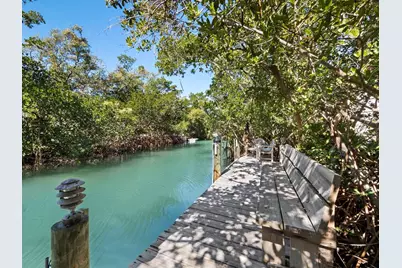 677 Lands End Drive, Longboat Key, FL 34228 - Photo 5