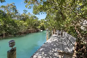 677 Lands End Dr, Longboat Key, FL 34228 - Photo 5