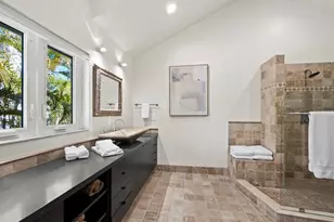 677 Lands End Dr, Longboat Key, FL 34228 - Photo 35