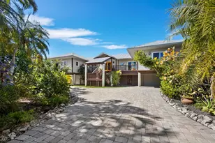 677 Lands End Dr, Longboat Key, FL 34228 - Photo 9