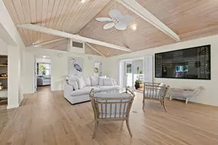 677 Lands End Dr, Longboat Key, FL 34228 - Photo 11