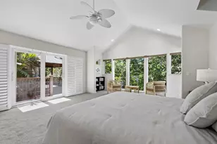 677 Lands End Dr, Longboat Key, FL 34228 - Photo 37