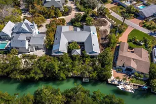 677 Lands End Dr, Longboat Key, FL 34228 - Photo 61