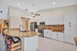 6183 Misty Oaks Dr, Sarasota, FL 34243 - Photo 19