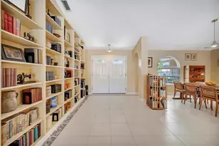 6183 Misty Oaks Dr, Sarasota, FL 34243 - Photo 5