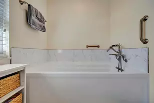 6183 Misty Oaks Dr, Sarasota, FL 34243 - Photo 35