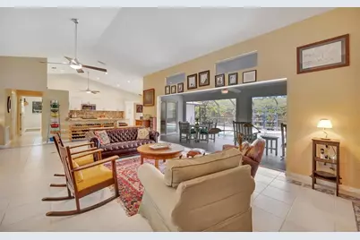 6183 Misty Oaks Drive, Sarasota, FL 34243 - Photo 9