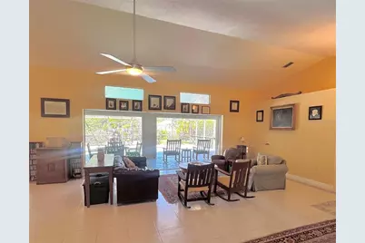 6183 Misty Oaks Drive, Sarasota, FL 34243 - Photo 7