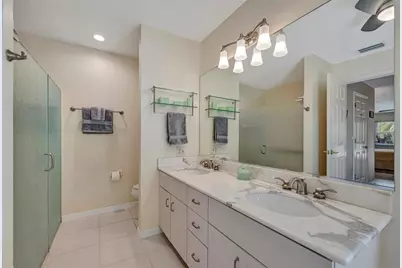 6183 Misty Oaks Drive, Sarasota, FL 34243 - Photo 33