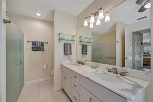 6183 Misty Oaks Dr, Sarasota, FL 34243 - Photo 33