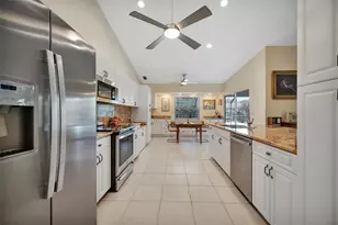 6183 Misty Oaks Dr, Sarasota, FL 34243 - Photo 23