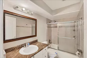 2942 Woodpine Cir, Sarasota, FL 34231 - Photo 21