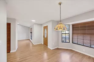 2942 Woodpine Cir, Sarasota, FL 34231 - Photo 3